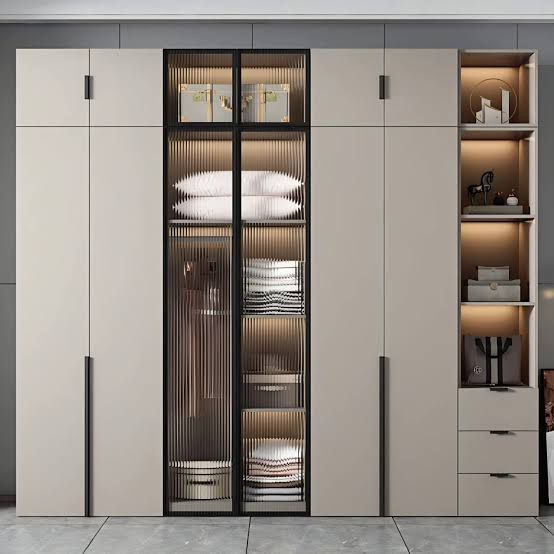 Wardrobe — fluted-glass centre shutter
